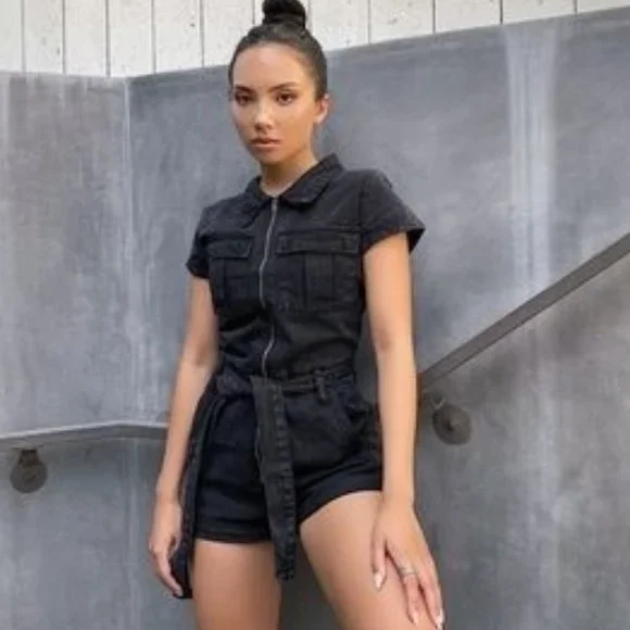 💥HOT ITEM💥 White Fox Boutique Summer Denim Romper in Black Acid - Picture 8 of 12